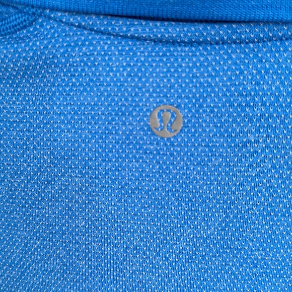 Men’s Lululemon Polo Small Blue Like New - Picture 3 of 4
